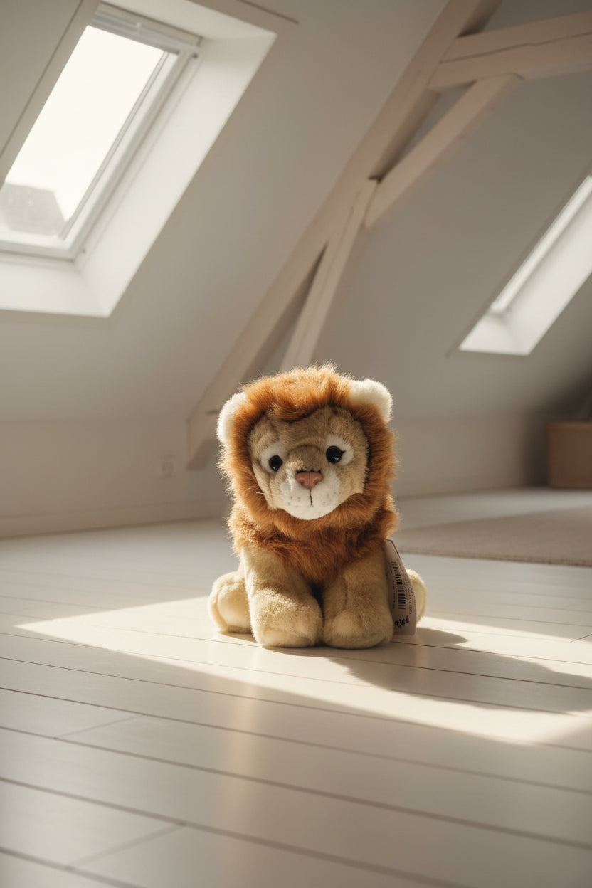 Peluche León Realista con Melena de 20cm