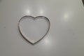 Plato de corazón blanco con borde dorado x 8 unidades